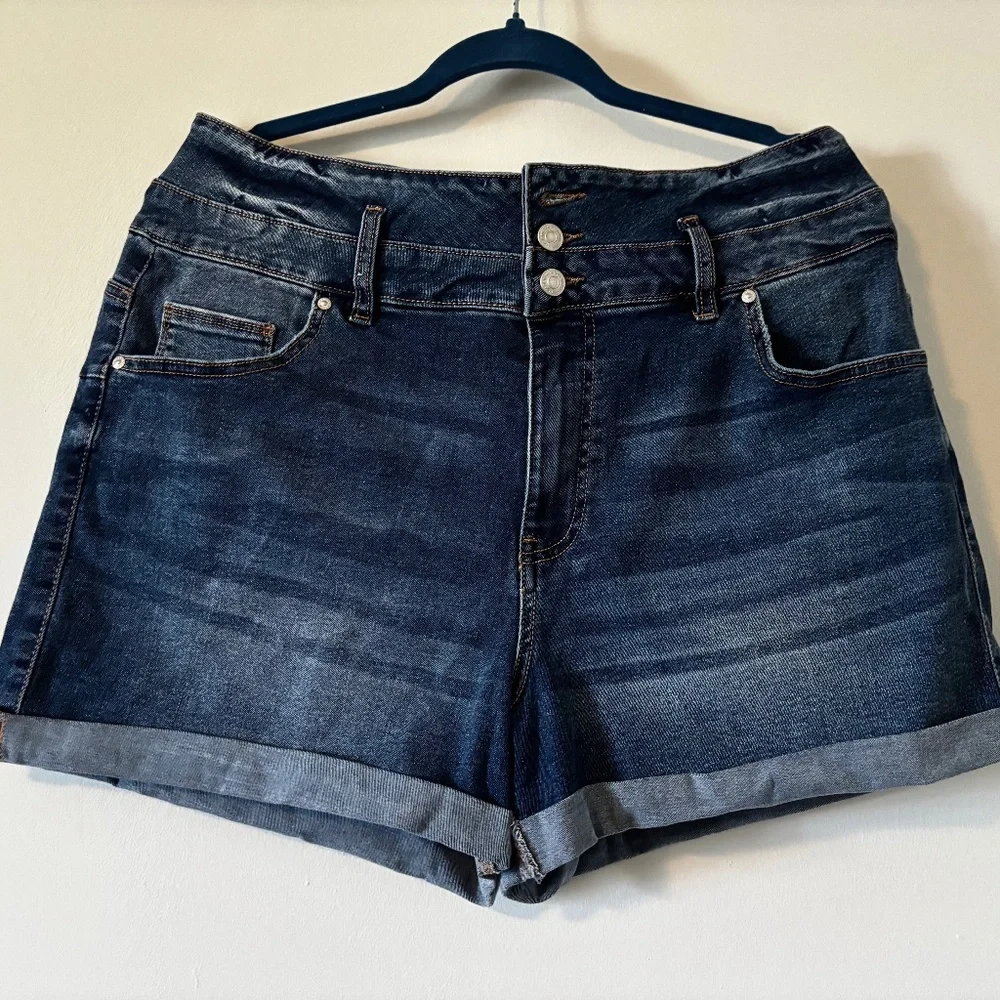 Ibiza Dark Wash Push Up Denim Short Jeans – Vintage Blue – US 13 - Picture 1 of 11